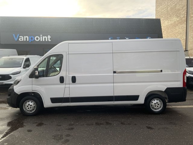 2022 Peugeot Boxer 2.2L Professional 5dr - Photo 8