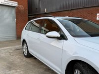 USED 2017 67 VOLKSWAGEN GOLF 1.6 TDI BlueMotion Tech SE Nav Estate 5dr Diesel DSG Euro 6 (s/s) (115 ps) DSG Auto | Sat Nav | Long MOT