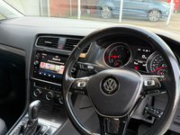 USED 2017 67 VOLKSWAGEN GOLF 1.6 TDI BlueMotion Tech SE Nav Estate 5dr Diesel DSG Euro 6 (s/s) (115 ps) DSG Auto | Sat Nav | Long MOT