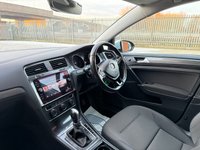 USED 2017 67 VOLKSWAGEN GOLF 1.6 TDI BlueMotion Tech SE Nav Estate 5dr Diesel DSG Euro 6 (s/s) (115 ps) DSG Auto | Sat Nav | Long MOT
