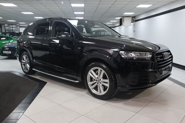 View our AUDI Q7