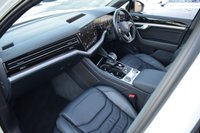 USED 2021 21 VOLKSWAGEN TOUAREG 3.0 TDI V6 Black Edition SUV 5dr Diesel Tiptronic 4Motion Euro 6 (s/s) (286 ps) PAN ROOF / FULL VW HISTORY