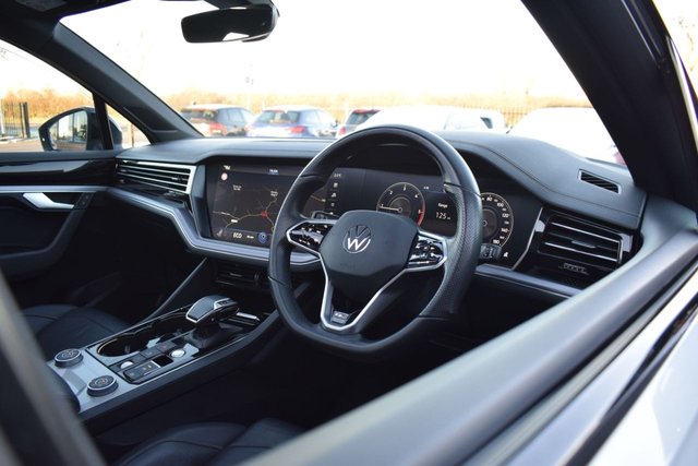 2021 Volkswagen Touareg 3L Black Edition 5dr - Photo 11