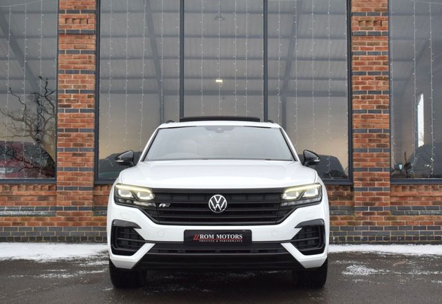 2021 Volkswagen Touareg 3L Black Edition 5dr - Photo 4