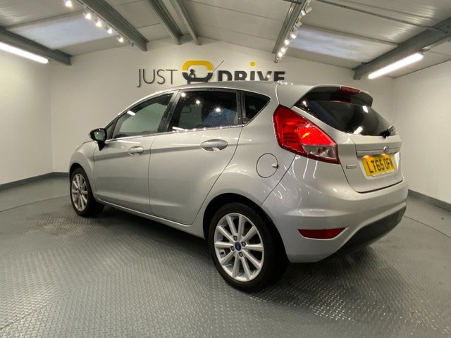 2015 Ford Fiesta 1L Titanium 5dr - Photo 4