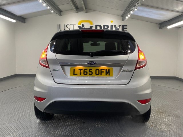 2015 Ford Fiesta 1L Titanium 5dr - Photo 5