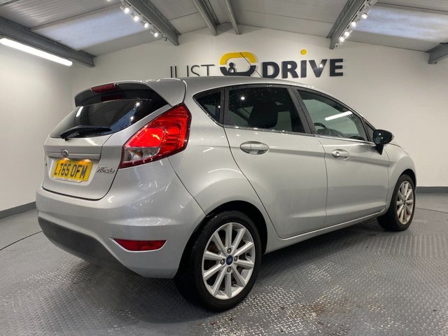 2015 Ford Fiesta 1L Titanium 5dr - Photo 6