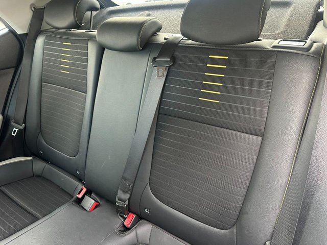 2019 KIA STONIC 1.6 CRDi First Edition SUV 5dr Diesel Manual Euro 6 (s/s) (108 bhp) - Photo 9