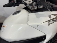 USED 2010 10 SUZUKI V-STROM 650 BASH PLATE - TOP BOX COMES WITH NEW MOT AND WARRANTY