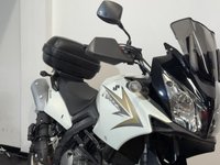 USED 2010 10 SUZUKI V-STROM 650 BASH PLATE - TOP BOX COMES WITH NEW MOT AND WARRANTY