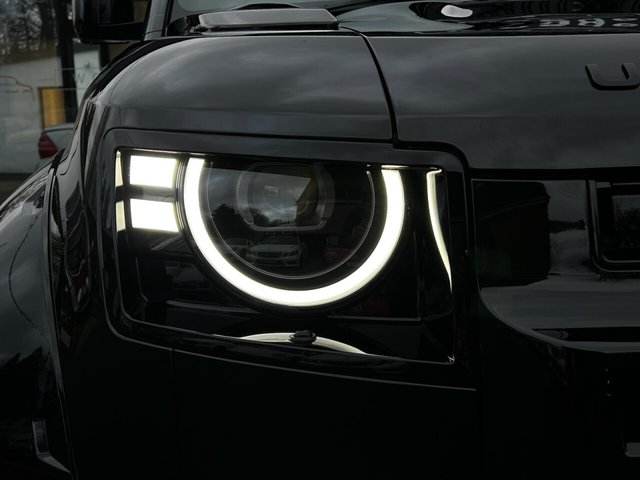 2026 Land Rover DEFENDER 110 - Photo 8