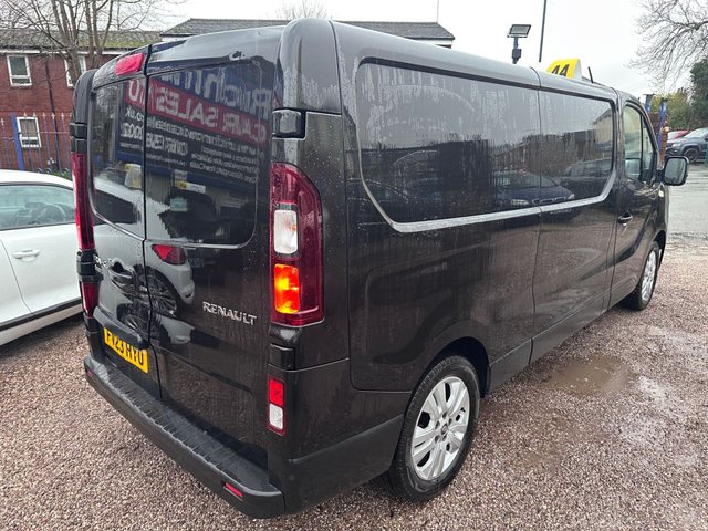 2023 RENAULT TRAFIC - Photo 4