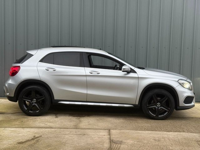 2016 MERCEDES-BENZ GLA GLA200d AMG Line (Premium Plus) 2.1 SUV 5dr Diesel 7G-DCT 4MATIC Euro 6 (s/s) (136 ps) - Photo 2