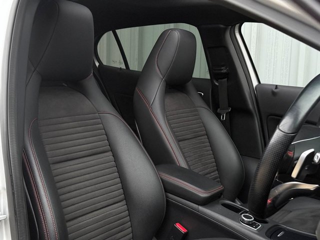 2016 MERCEDES-BENZ GLA GLA200d AMG Line (Premium Plus) 2.1 SUV 5dr Diesel 7G-DCT 4MATIC Euro 6 (s/s) (136 ps) - Photo 6