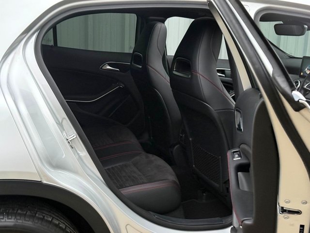 2016 MERCEDES-BENZ GLA GLA200d AMG Line (Premium Plus) 2.1 SUV 5dr Diesel 7G-DCT 4MATIC Euro 6 (s/s) (136 ps) - Photo 8