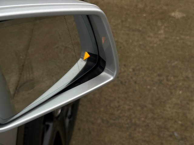 2016 MERCEDES-BENZ GLA GLA200d AMG Line (Premium Plus) 2.1 SUV 5dr Diesel 7G-DCT 4MATIC Euro 6 (s/s) (136 ps) - Photo 11