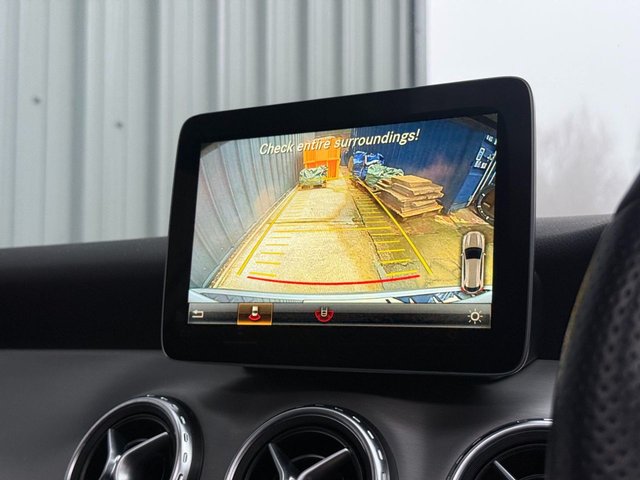 2016 MERCEDES-BENZ GLA GLA200d AMG Line (Premium Plus) 2.1 SUV 5dr Diesel 7G-DCT 4MATIC Euro 6 (s/s) (136 ps) - Photo 9