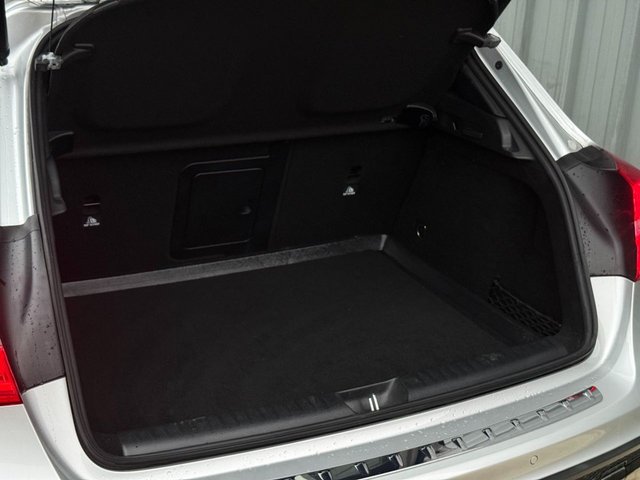 2016 MERCEDES-BENZ GLA GLA200d AMG Line (Premium Plus) 2.1 SUV 5dr Diesel 7G-DCT 4MATIC Euro 6 (s/s) (136 ps) - Photo 10