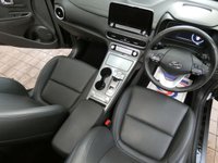 USED 2022 72 HYUNDAI KONA 64kWh Ultimate SUV 5dr Electric Auto (10.5kW Charger) (204 ps) SAT NAV LEATHER CAMERA ANDROID APPLE CARPLAY PARKING SENSORS 1 OWNERS SERVICE HISTORY WARRANTY