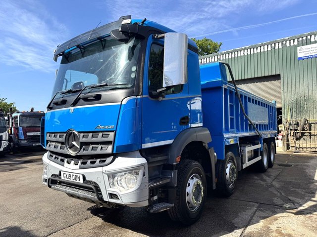View our MERCEDES-BENZ AROCS