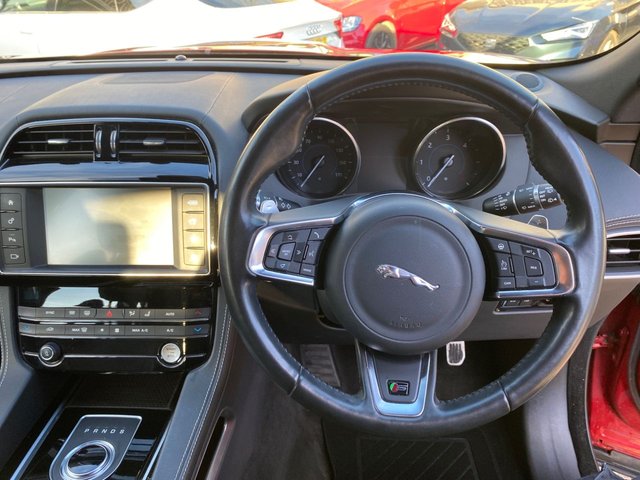 2017 JAGUAR F-PACE 3.0 D300 V6 S SUV 5dr Diesel Auto AWD Euro 6 (s/s) (300 ps) - Photo 3