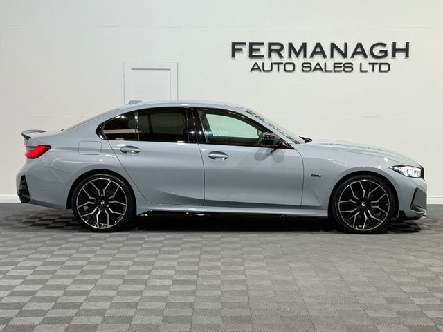 View our BMW 3 SERIES