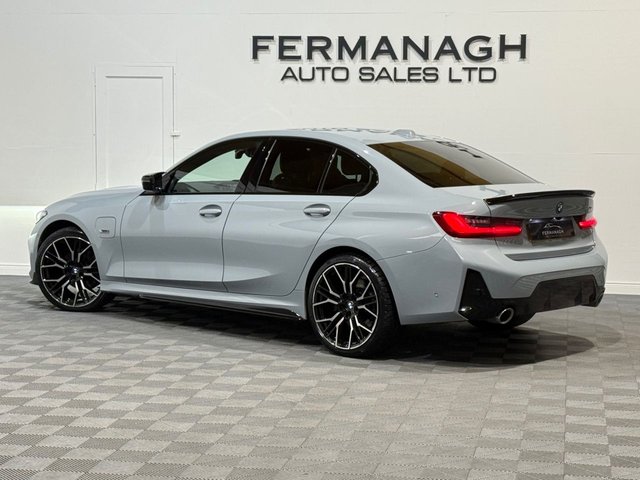 View our BMW 3 SERIES
