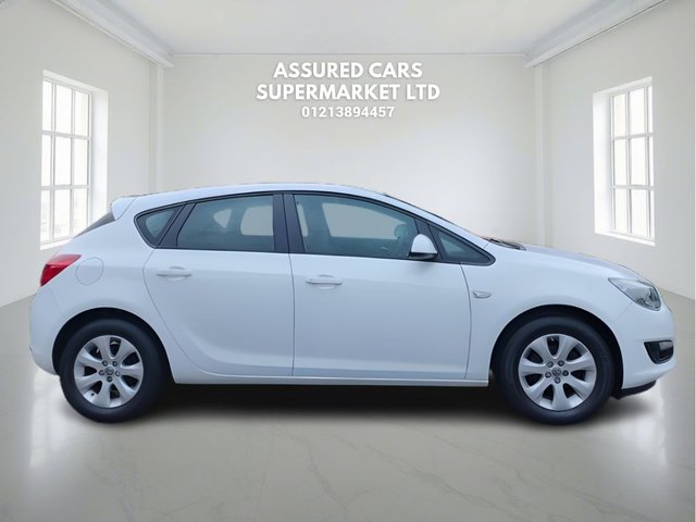 2015 VAUXHALL ASTRA - Photo 11