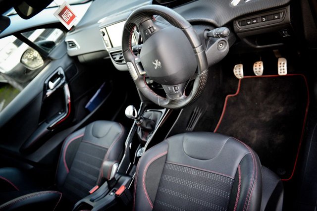 2019 PEUGEOT 2008 - Photo 7