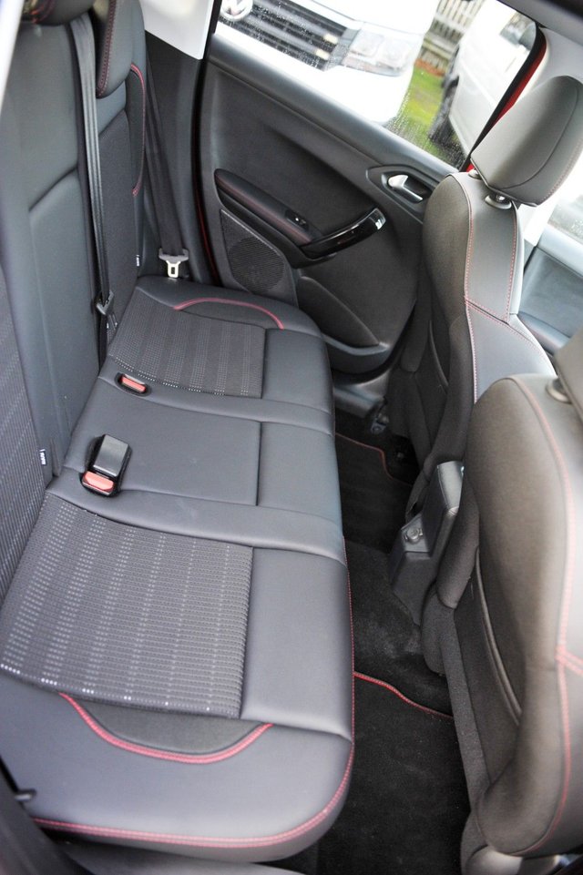 2019 PEUGEOT 2008 - Photo 9