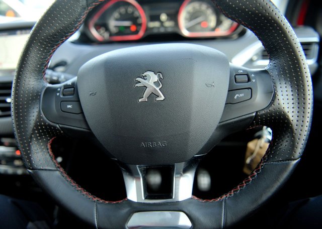 2019 PEUGEOT 2008 - Photo 10