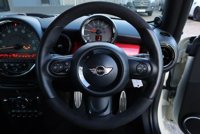 2011 MINI Hatch 1.6L John Cooper Works 3dr - Photo 11