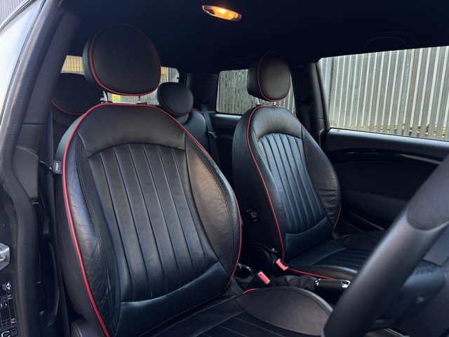 2011 MINI Hatch 1.6L John Cooper Works 3dr - Photo 12