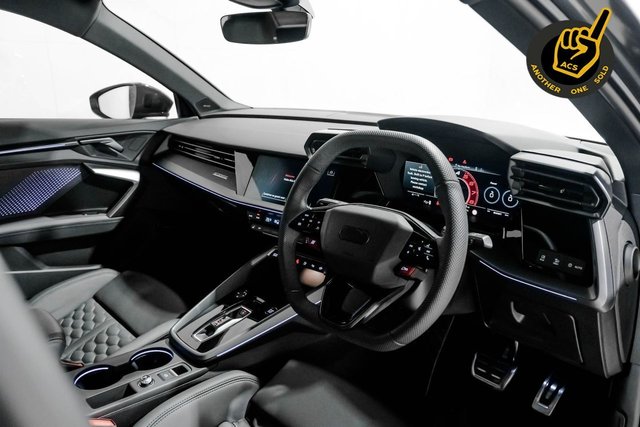 2025 Audi Rs3 2.5L Carbon Vorsprung 4dr - Photo 3