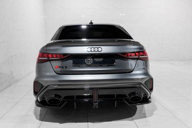 2025 Audi Rs3 2.5L Carbon Vorsprung 4dr - Photo 9