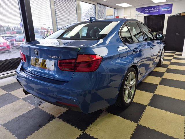 2017 BMW 3 SERIES - Photo 3