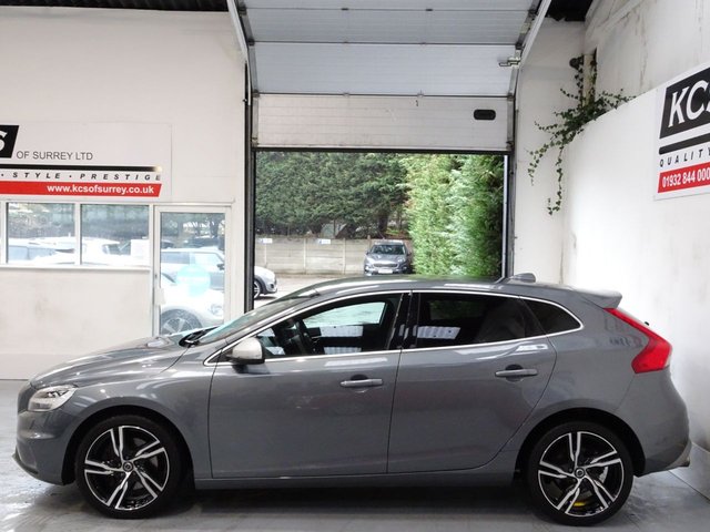 2017 VOLVO V40 1.5 T3 R-Design Pro Hatchback 5dr Petrol Auto Euro 6 (s/s) (152 ps) - Photo 3