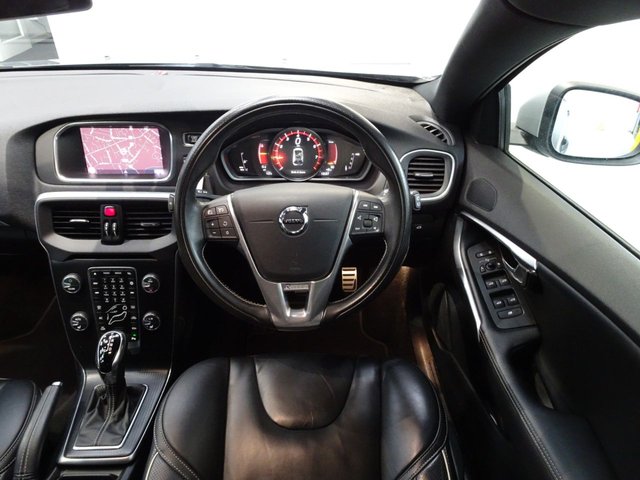 2017 VOLVO V40 1.5 T3 R-Design Pro Hatchback 5dr Petrol Auto Euro 6 (s/s) (152 ps) - Photo 6