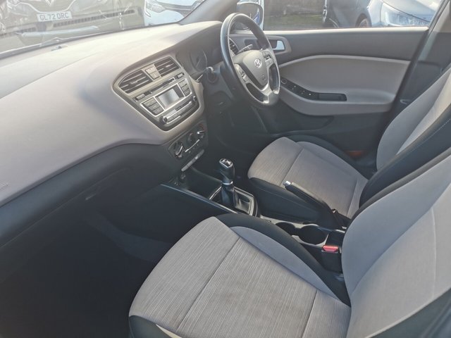 2015 HYUNDAI I20 - Photo 9