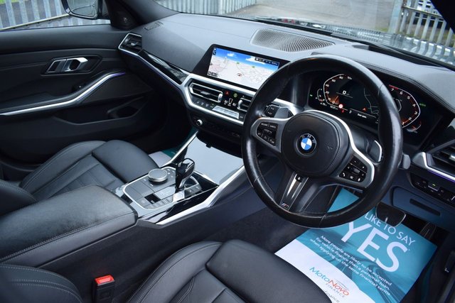 2021 BMW 3 SERIES - Photo 2