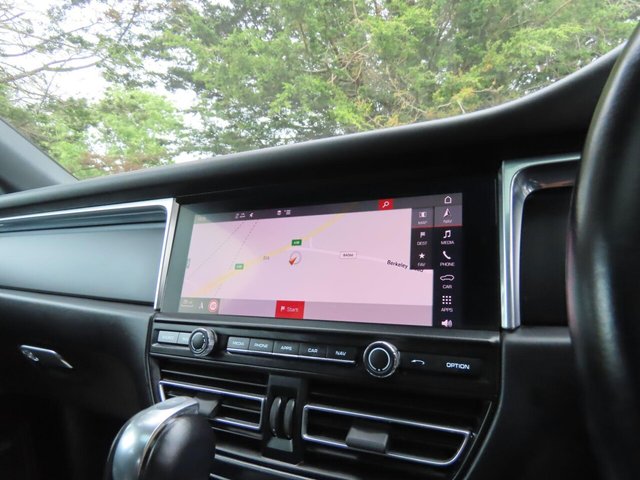 2018 PORSCHE MACAN - Photo 11