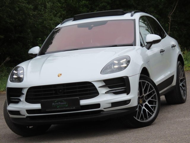 2018 PORSCHE MACAN - Photo 2