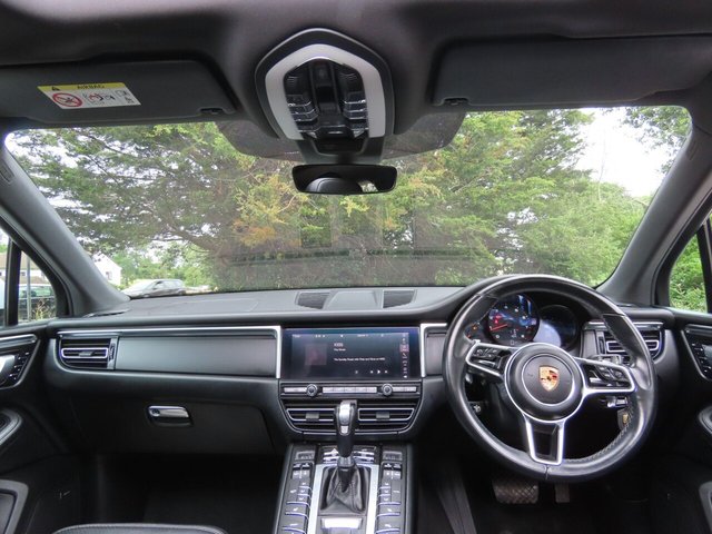 2018 PORSCHE MACAN - Photo 8