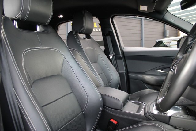 2019 Jaguar E-Pace 2L R-Dynamic Hse 5dr - Photo 2