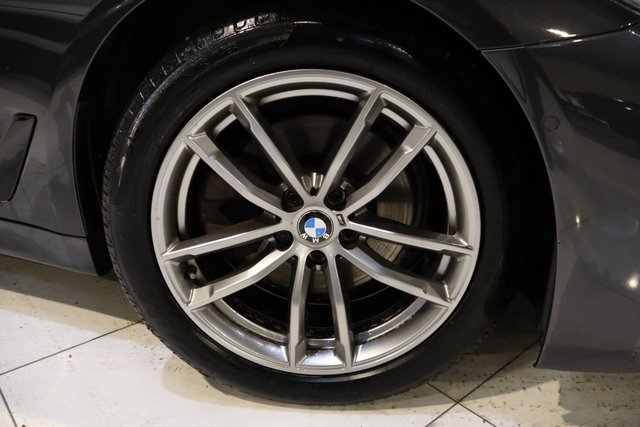 2019 BMW 5 SERIES - Photo 2