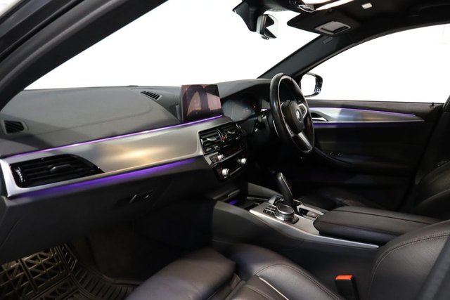 2019 BMW 5 SERIES - Photo 9