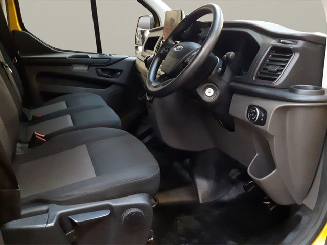 2022 Ford Transit Custom 2L Leader 5dr - Photo 3