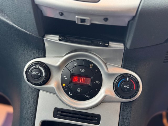 2008 Ford Fiesta 1.4L Titanium 3dr - Photo 4