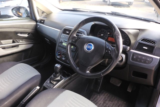 2007 FIAT GRANDE PUNTO - Photo 4