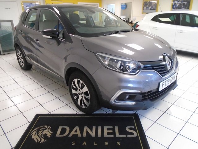 2019 2019 RENAULT CAPTUR 0.9 TCe ENERGY Play SUV 5dr Petrol Manual Euro 6 (s/s) (90 ps) Year 2019 photo